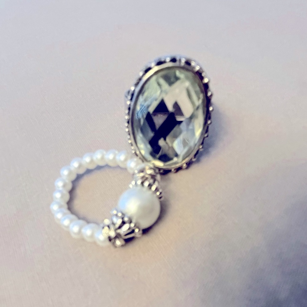 2 Fashion Rings High Quality Adjustable Clear Rhinestone and Pearl